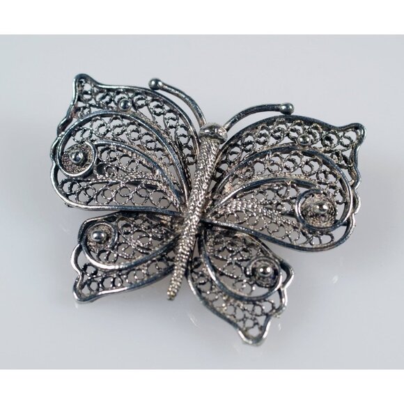 Vintage Silver Tone Filigree Butterfly Lapel Pin Brooch, Figural Unisex Jewelry - Picture 3 of 4